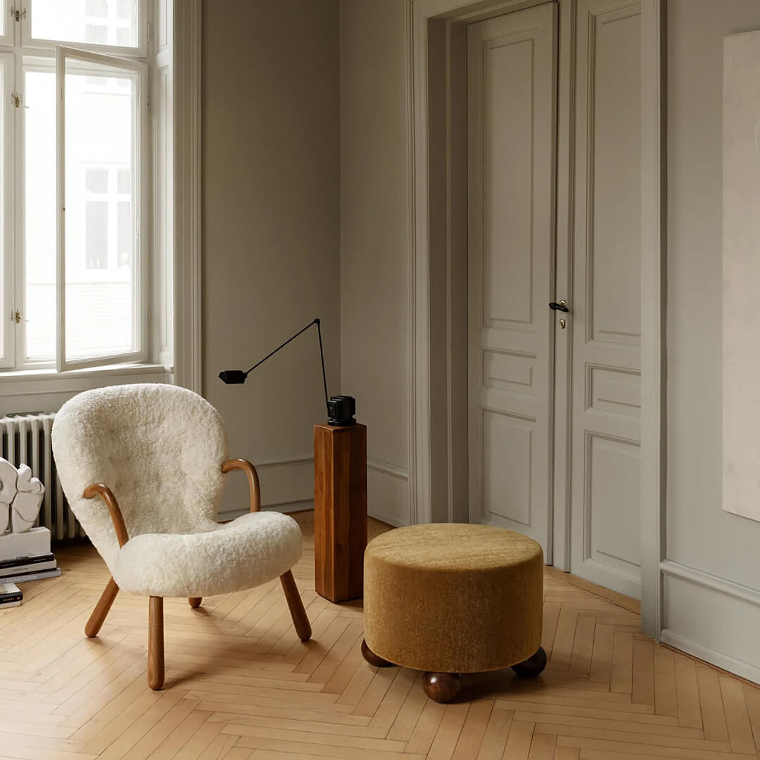 Clam chair by Arnold Madsen |