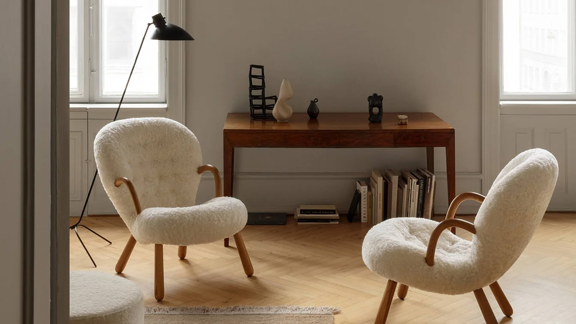 Clam chair by Arnold Madsen |